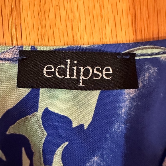 Eclipse - Royal Blue and Pink Floral Long Sleeve V-Neck Shorts Romper - US M - Picture 9 of 9